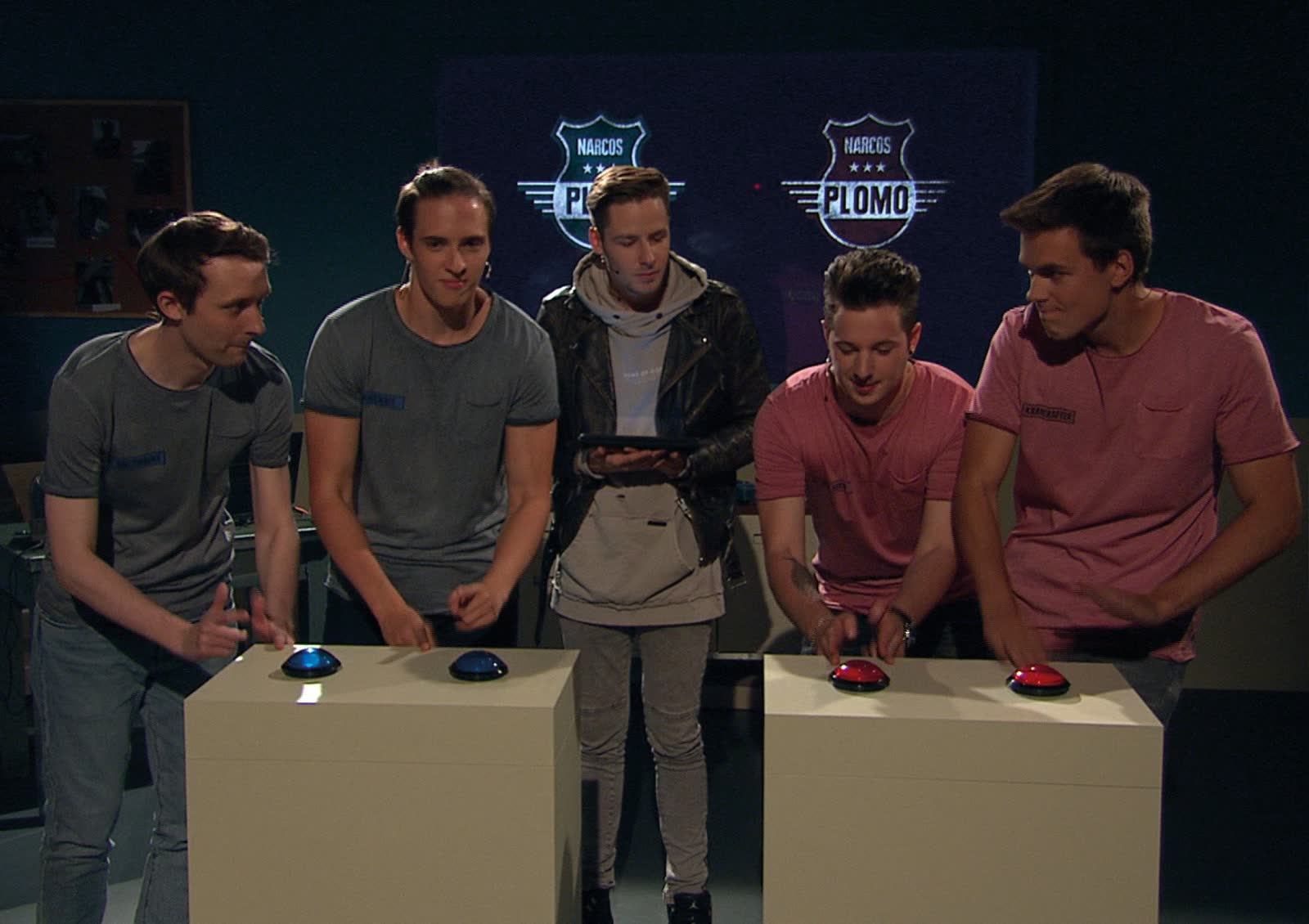 Two teams at the buzzers — Plata vs. Plomo